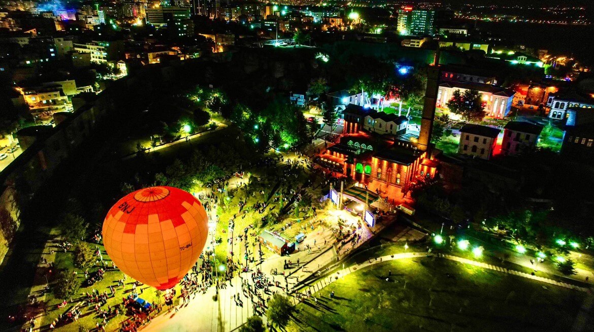 Sur Kültür Yolu Festivali Yukardan Görünüm.