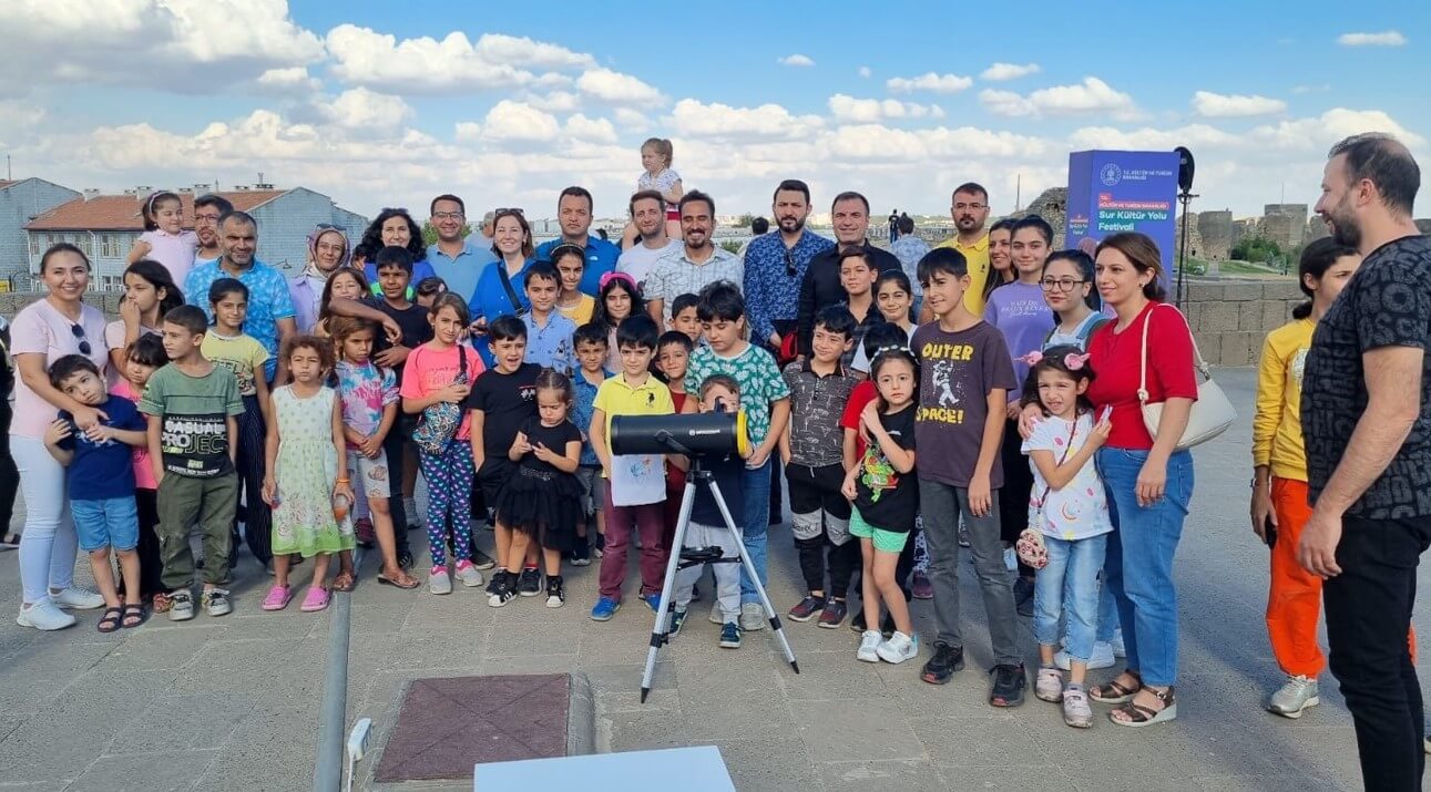 çocuklarla etkinlik.